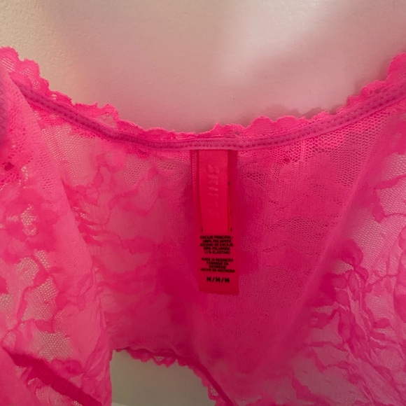 Skims Pink Lace Intimates - Picture 2 of 4